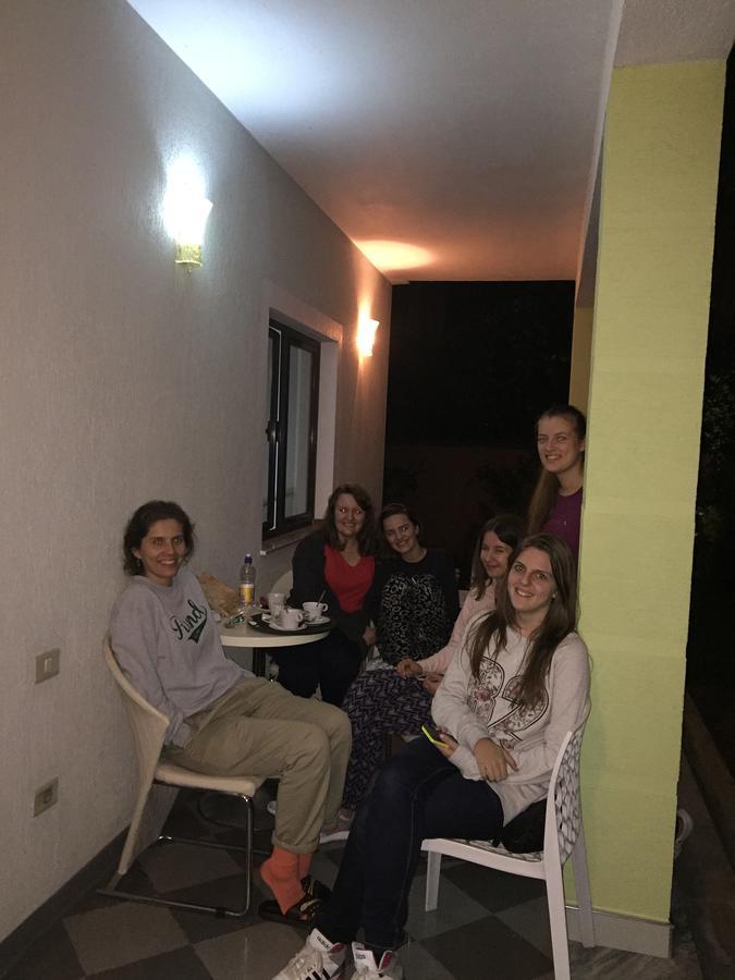 טיראנה Hostel Grande House מראה חיצוני תמונה